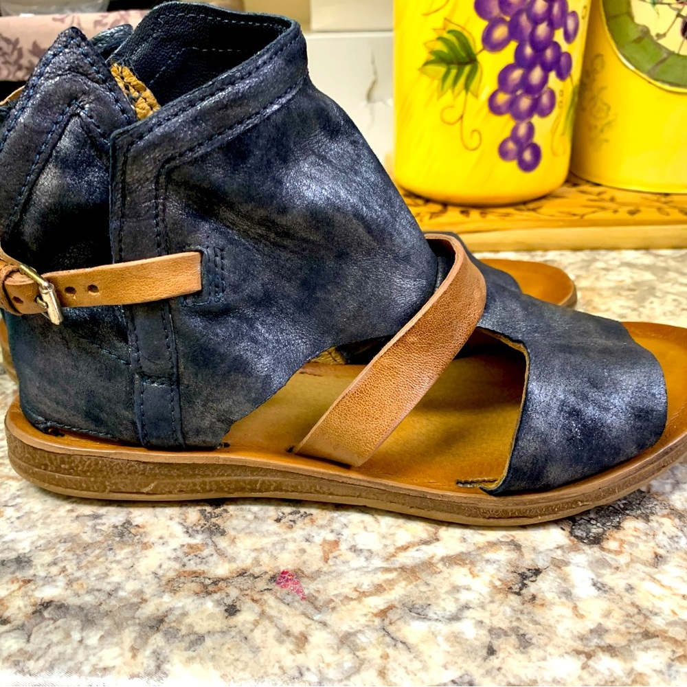 Miz Mooz Finney suede leather sandal size 39